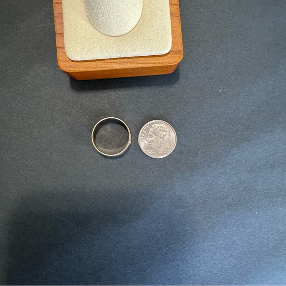 Vintage WBI 14K Two-Tone Screw Head Band Ring Size 5 Yellow White Gold - Picture 15 of 16